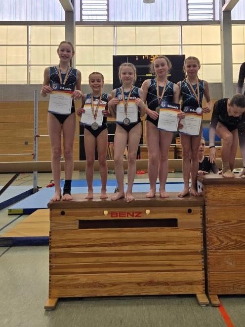 Teen portal transports leotard